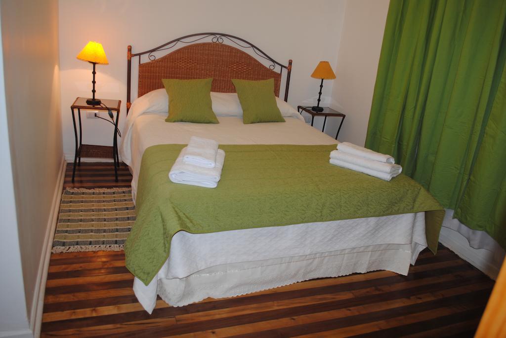 Hostal Petit Verdot Santa Cruz Room photo